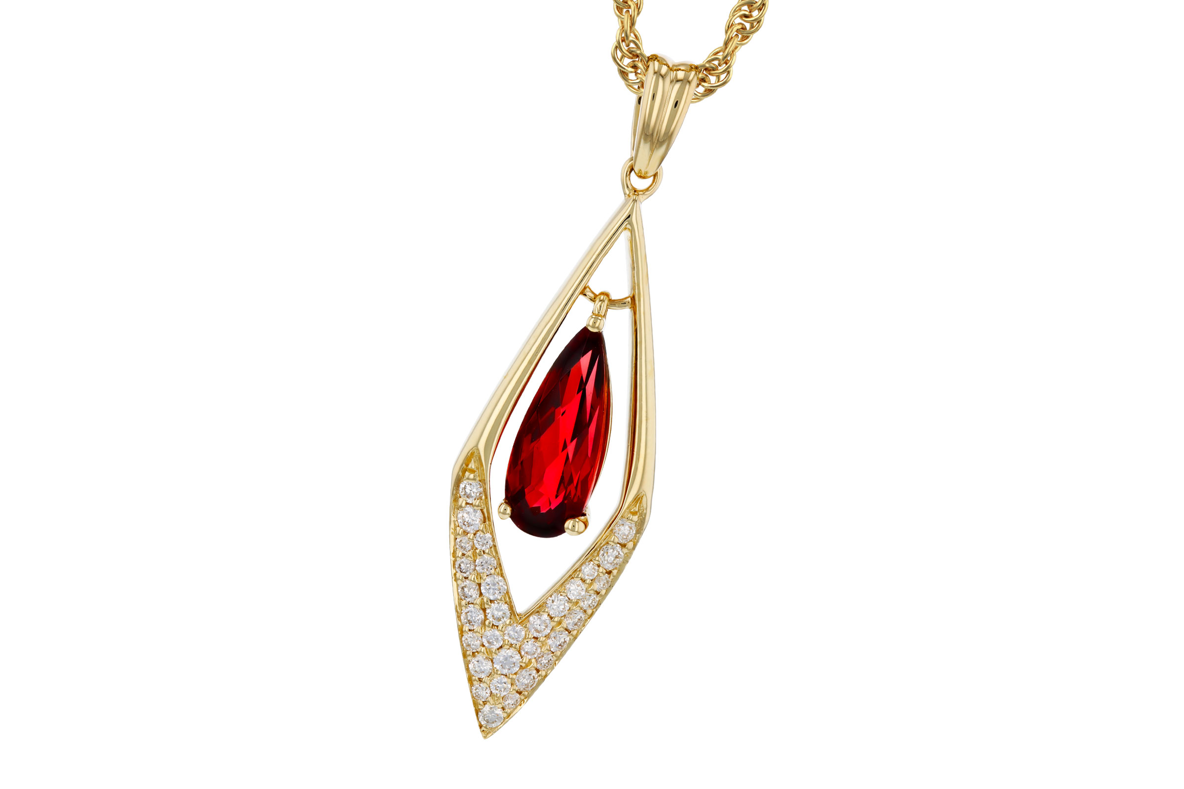 C330-38749: NECK .93 GARNET 1.10 TGW (10x4MM GAR)