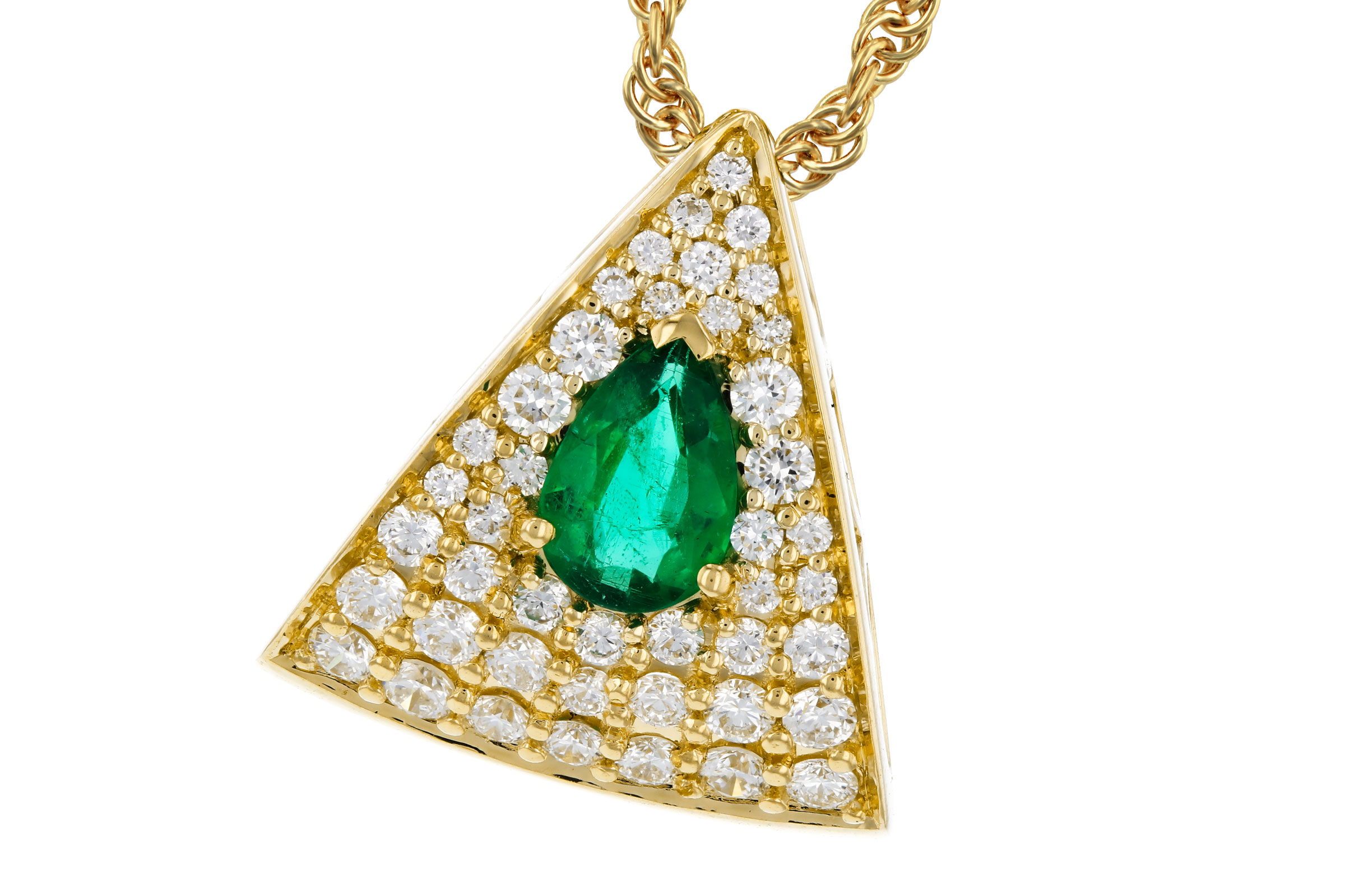 C330-38795: NECKLACE .26 EMERALD .60 TGW (6x4MM EM)