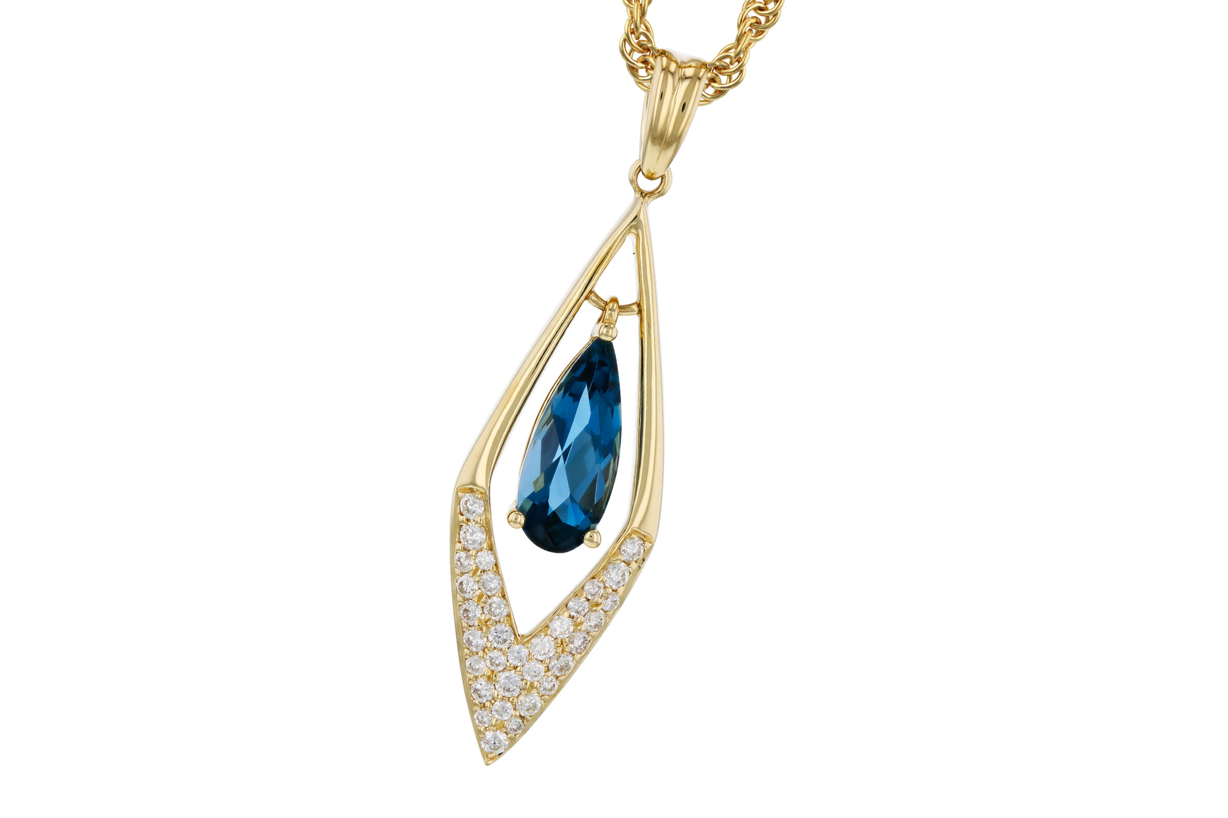 D330-38758: NECK .85 LONDON BLUE TOPAZ 1.02 TGW (10x4MM LBT)