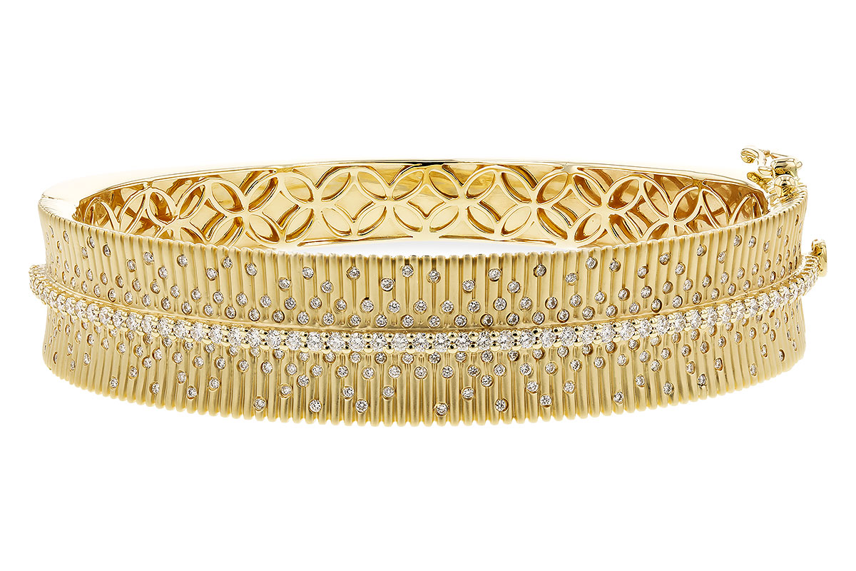 G239-46058: BANGLE BRACELET 1.94 TW (63X54MM)
