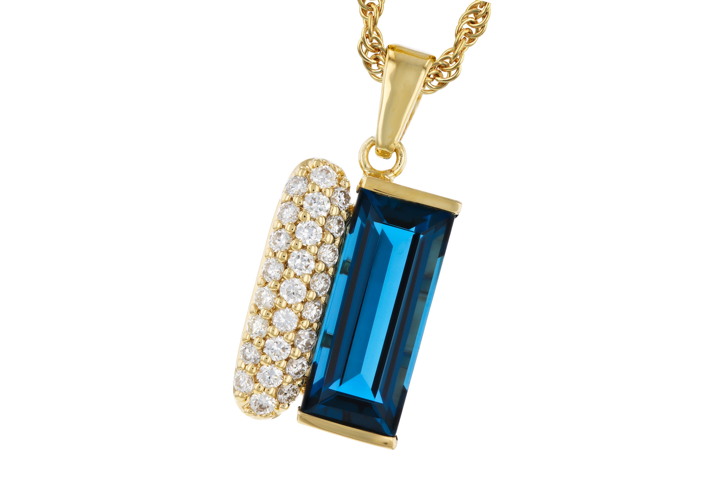 G330-38758: NECK 2.67 LONDON BLUE TOPAZ 2.92 TGW (12x5MM BT)