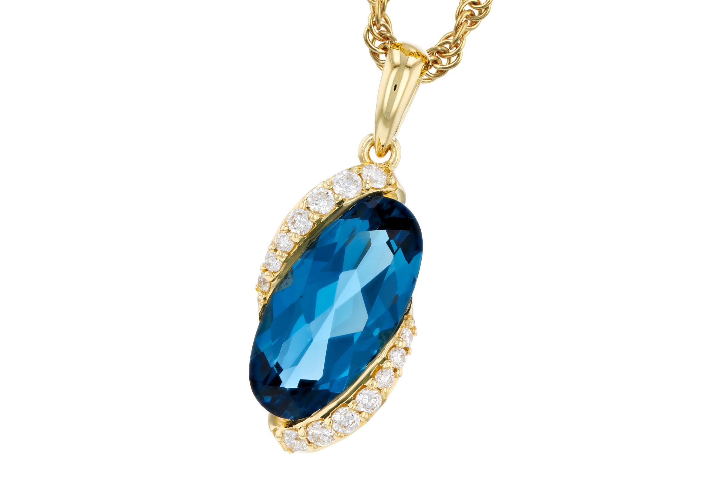 H330-39667: NECK 2.25 LONDON BLUE TOPAZ 2.37 TGW (12x6MM LBT)